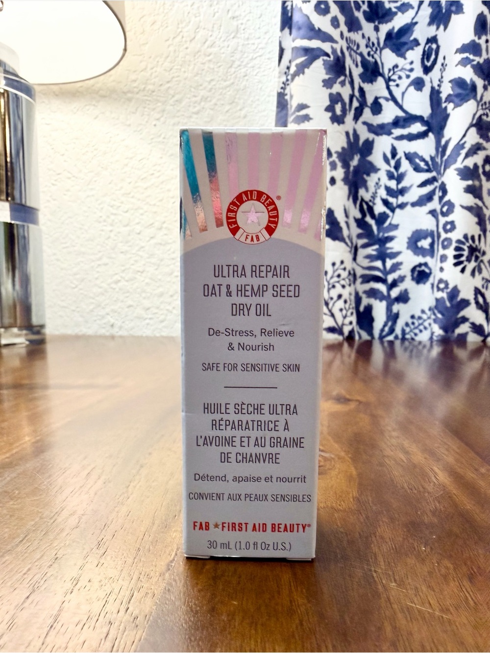 First Aid Beauty Ultra Repair Oat & Hemp Seed Dry Oil - White